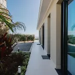 Vila Guindaste Ii By An Island