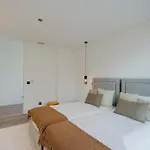 Guindaste Ii By An Island Villa Santana (Madeira)