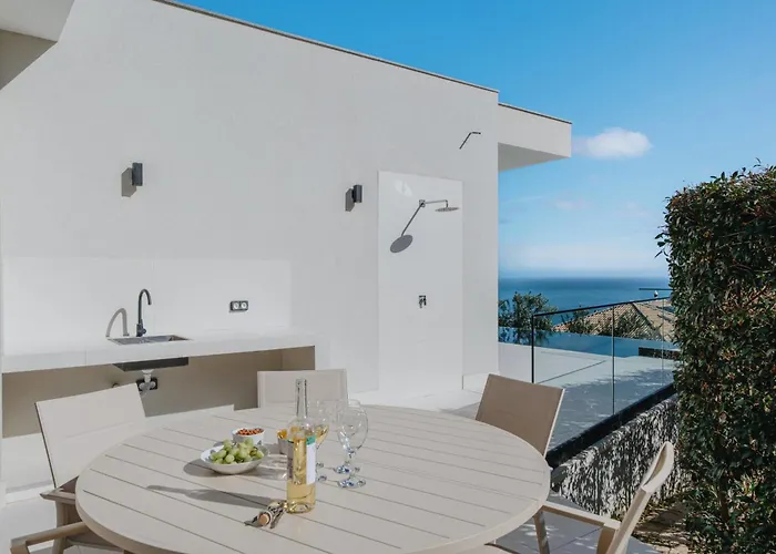 Villa Guindaste Ii Luxury With Pool & Sea View