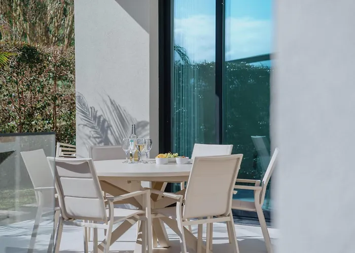 Villa Guindaste Ii Luxury With Pool & Sea View